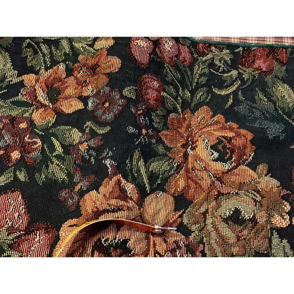 Vintage Floral Table Runner Tapestry